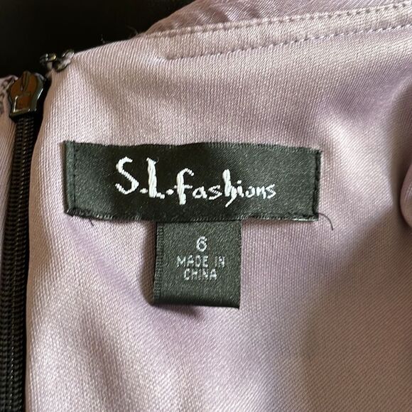 S. L. fashions woman’s after five dress. Black/violet. Size 6. - Picture 7 of 7